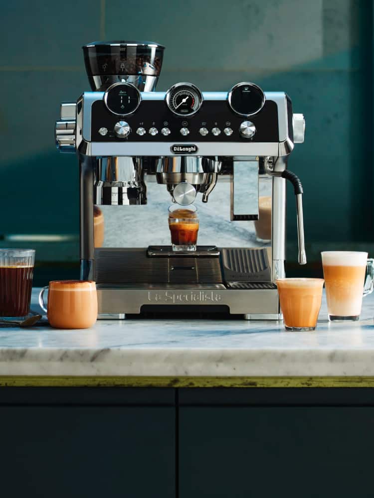 toegang Zo snel als een flits Gelukkig Italiaanse koffiemachines: een koffiebarervaring bij je thuis | De'Longhi BE