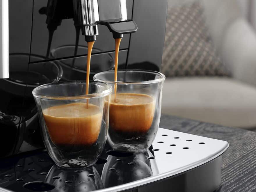 Esta cafetera superautomática De'Longhi rebajada es un éxito de ventas en  : espressos de calidad, rápidos y cómodos